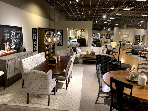 Furniture Store «Bassett Home Furnishings», reviews and photos, 1551 Carl D. Silver Parkway, Fredericksburg, VA 22401, USA