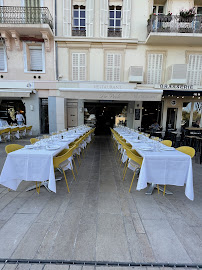 Atmosphère du Restaurant de fruits de mer La Perle à Cannes - n°15