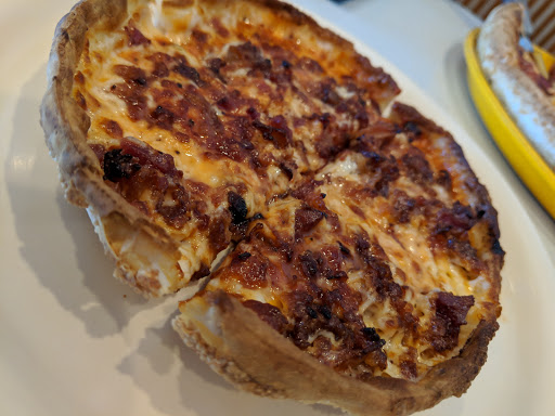 Pizza Restaurant «Round Table Pizza», reviews and photos, 186 Northgate Dr, San Rafael, CA 94903, USA