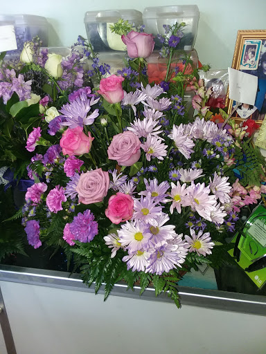 Florist «Send Your Love Flowers & Balloons», reviews and photos, 1417 SW Military Dr, San Antonio, TX 78221, USA