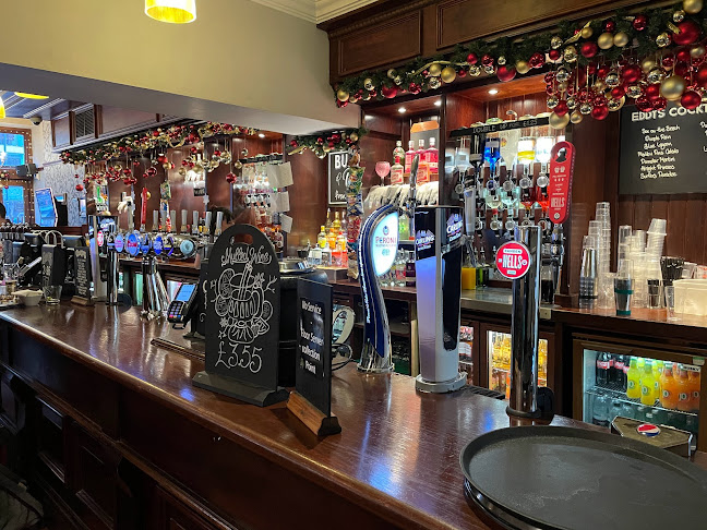 Comments and reviews of Wetherspoons Piccadilly