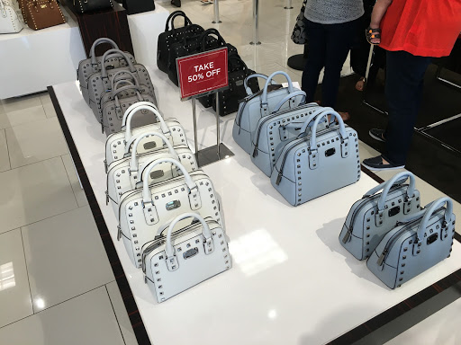 Fashion Accessories Store «Michael Kors», reviews and photos, 1650 Premium Outlet Blvd #1800, Aurora, IL 60502, USA