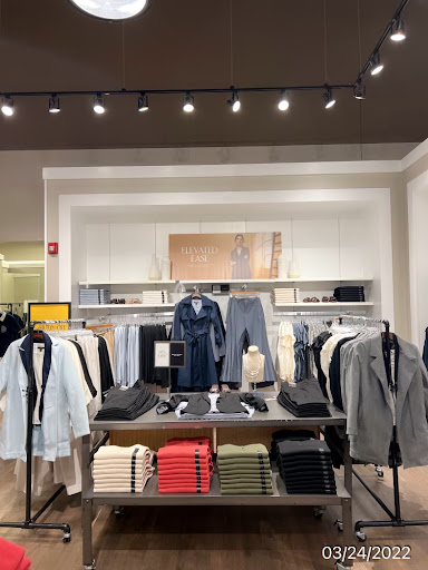 Clothing Store «Banana Republic», reviews and photos, 454 Evergreen Ct, Central Valley, NY 10917, USA