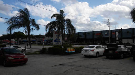 Tire Shop «Smalleys Tire & Auto Repair», reviews and photos, 1001 W Sunrise Blvd, Fort Lauderdale, FL 33311, USA