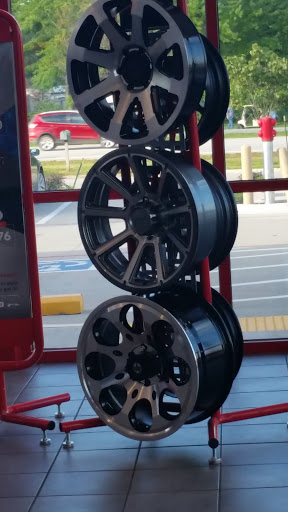 Tire Shop «Discount Tire Store - Springfield, MO», reviews and photos, 3670 S Glenstone Ave, Springfield, MO 65804, USA