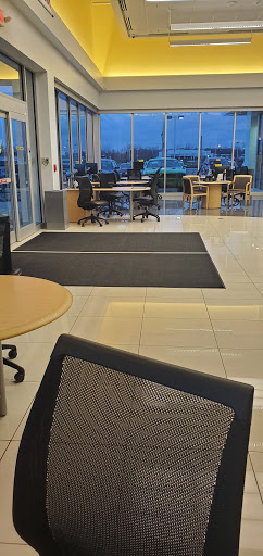 Used Car Dealer «CarMax», reviews and photos, 4431 28th St SE, Kentwood, MI 49512, USA