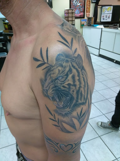 Tattoo Shop «Unlimited Tattoo», reviews and photos, 359 S Irwindale Ave, Azusa, CA 91702, USA