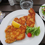 Photo n°1 de l'avis de Y. fait le 30/06/2018 à 06:50 sur le  Nordbad Tutzing - Seerestaurant und Wassersport à Tutzing