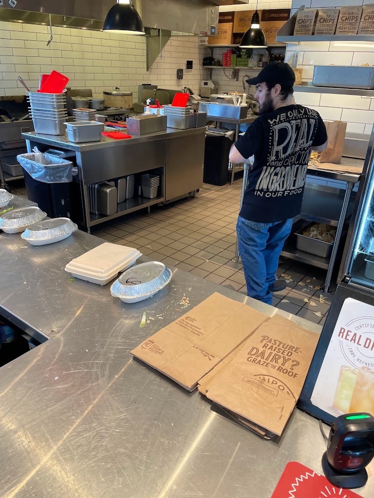 Chipotle Mexican Grill Bourne, MA 02339 Menu, Hours, Reviews and
