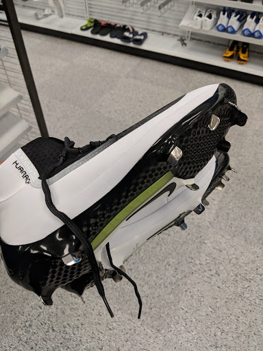 Shopping Mall «Deer Creek Shopping Center», reviews and photos, 3200 Laclede Station Rd, Maplewood, MO 63143, USA