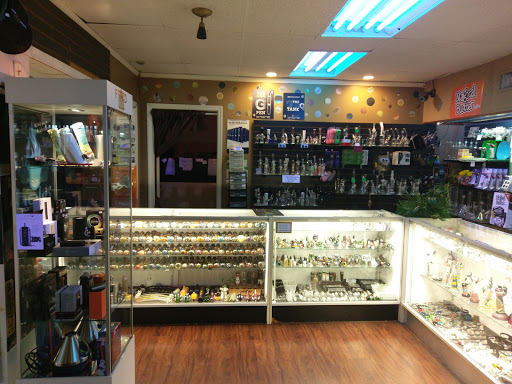 Tobacco Shop «Recked Smoke Shop», reviews and photos, 8216 W Waters Ave, Tampa, FL 33615, USA
