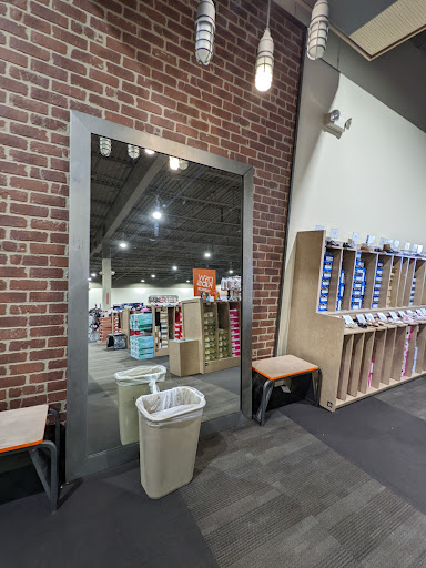 Shoe Store «DSW Designer Shoe Warehouse», reviews and photos, 14001 Aldrich Ave S, Burnsville, MN 55337, USA