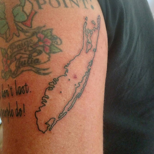 Tattoo Shop «Electric Arrow Tattoo», reviews and photos, 339 Smithtown Blvd, Ronkonkoma, NY 11779, USA