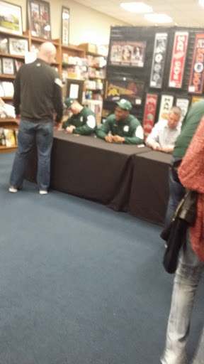 Sports Card Store «Legends Sports & Games», reviews and photos, 3115 28th St SE, Grand Rapids, MI 49512, USA