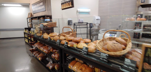 Grocery Store «Hy-Vee», reviews and photos, 1500 Central Park Commons Dr, Eagan, MN 55121, USA