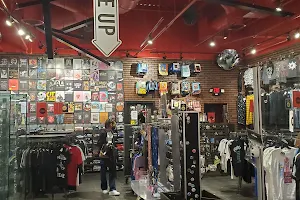 Hot Topic image