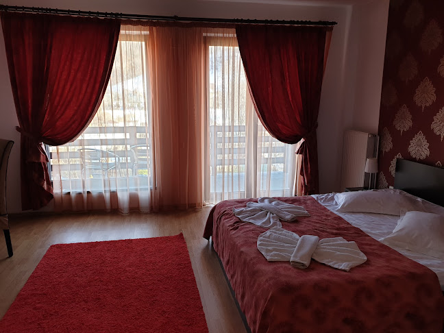 Strada Principală nr. 378A, Moieciu de Jos 507135, România