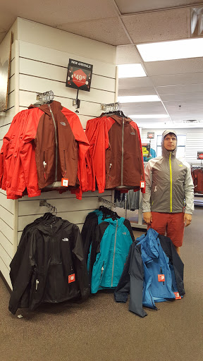 Clothing Store «The North Face Outlet», reviews and photos, 5 Bow St, Freeport, ME 04032, USA