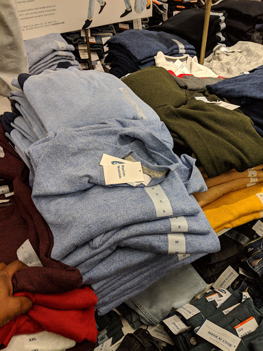 Clothing Store «Old Navy», reviews and photos, 1730 W Fullerton Ave, Chicago, IL 60614, USA