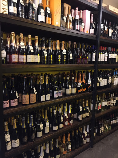 Wine Store «Adega Wine & Spirits», reviews and photos, 31-25 Ditmars Blvd, Queens, NY 11105, USA