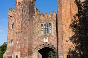 Lullingstone Castle & The World Garden image