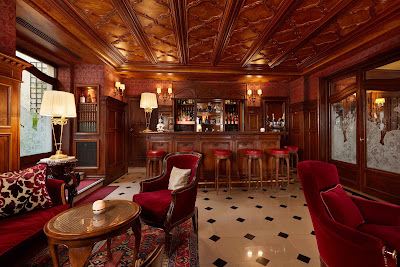 Restaurant, Terrasse et Bar Anglais de l'Hôtel Regina à Paris