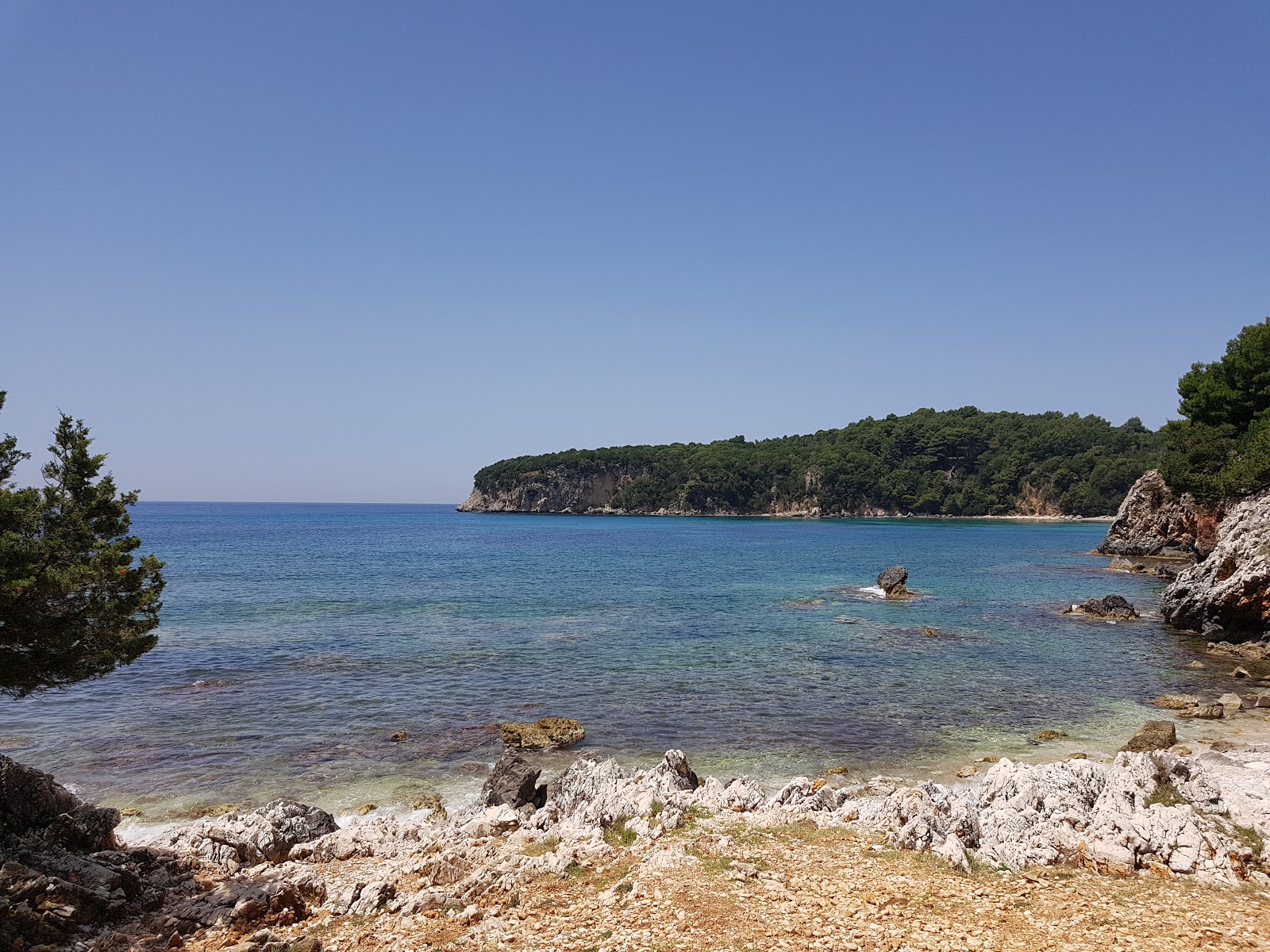 Foto von Amoni beach mit winzige bucht