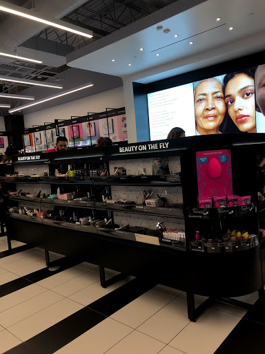 Cosmetics Store «SEPHORA», reviews and photos, 2061 N Montclair Plaza Ln, Montclair, CA 91763, USA
