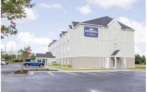 Microtel Inn & Suites by Wyndham Camp Lejeune/Jacksonville image