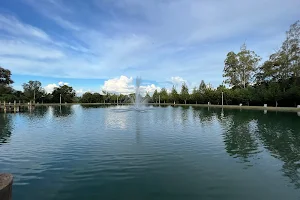 Lago Municipal image