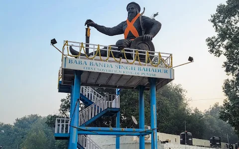 Baba Banda Singh Bahadur Statue image