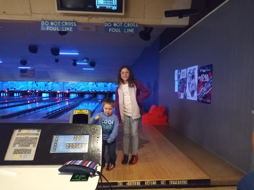 Bowling Alley «Peach Bowl Bowling Lanes», reviews and photos, 14515 E Wade Hampton Blvd, Greer, SC 29651, USA