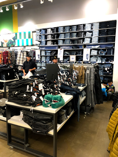 Clothing Store «Old Navy», reviews and photos, 40-24 College Point Blvd, Flushing, NY 11354, USA
