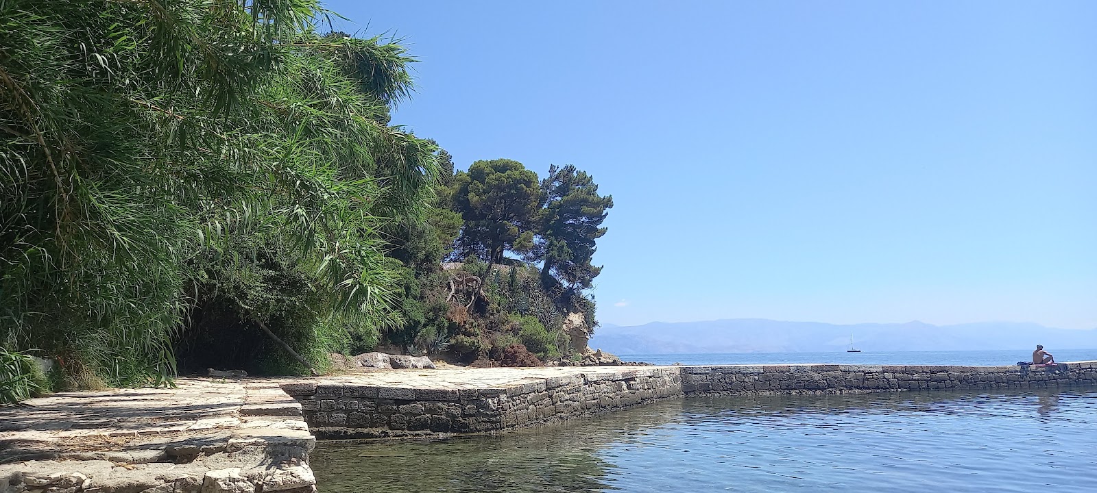 Mon Repos Beach Dock Kardaki'in fotoğrafı vahşi alan