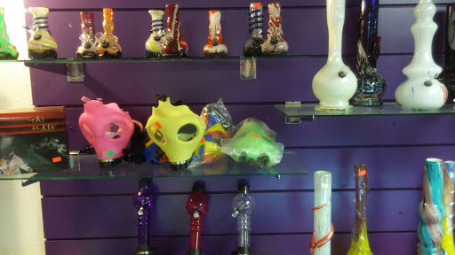 Tobacco Shop «One Love Tobacco & Gifts», reviews and photos, 7116 Gulf Blvd, St Pete Beach, FL 33706, USA