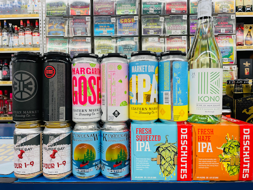 Liquor Store «Main Street Liquor», reviews and photos, 243 E 14 Mile Rd, Clawson, MI 48017, USA