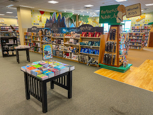 Book Store «Barnes & Noble», reviews and photos, 3195 28th St SE, Grand Rapids, MI 49512, USA