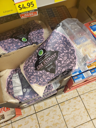 Supermarket «ALDI», reviews and photos, 15111 Woodward Ave, Highland Park, MI 48203, USA