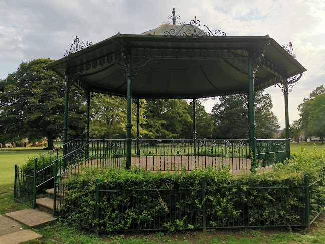 Reviews of Abington Park Bandstand in Northampton - Night club