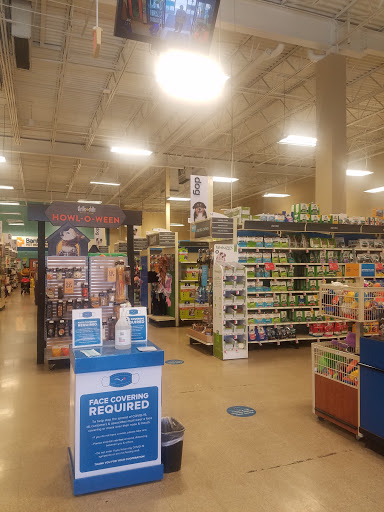 Pet Supply Store «PetSmart», reviews and photos, 4 Valley Ln W, Valley Stream, NY 11581, USA