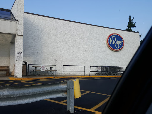 Grocery Store «Kroger», reviews and photos, 1555 Wayne Ave, Dayton, OH 45410, USA