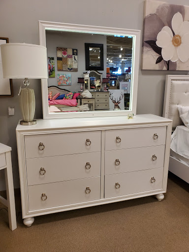 Furniture Store «Ashley HomeStore», reviews and photos, 11755 Commons Dr, Springdale, OH 45246, USA
