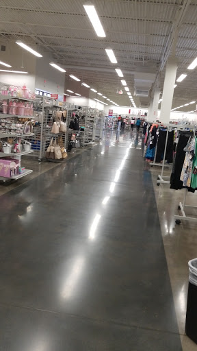 Clothing Store «Burlington Coat Factory», reviews and photos, 1965 N Pebble Creek Pkwy, Goodyear, AZ 85395, USA