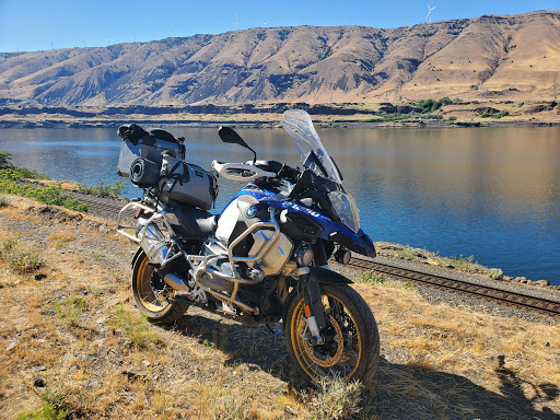 BMW Motorcycle Dealer «BMW Motorcycles of Western Oregon», reviews and photos, 12010 SW Garden Pl, Portland, OR 97223, USA
