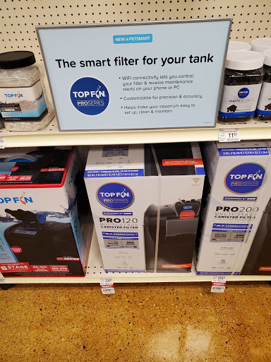 Pet Supply Store «PetSmart», reviews and photos, 700 N Milwaukee Ave, Vernon Hills, IL 60061, USA