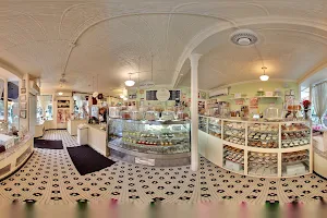 Magnolia Bakery image