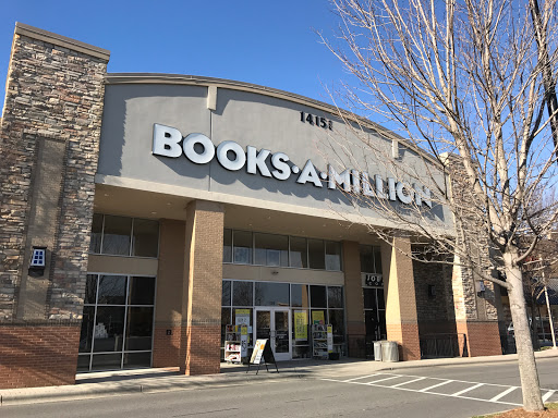 Books-A-Million, 14151 Steele Creek Rd #200, Charlotte, NC 28273, USA, 