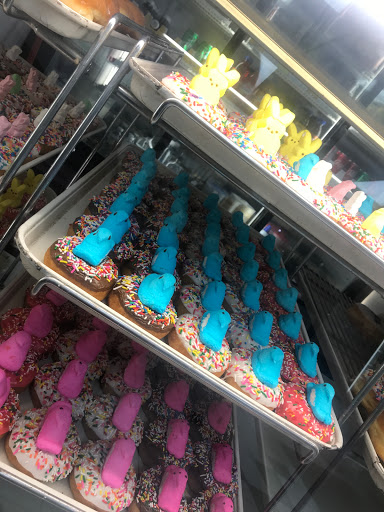 Donut Shop «Donut Club», reviews and photos, 861 W Arrow Hwy, San Dimas, CA 91773, USA