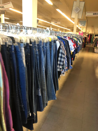 Thrift Store «Thrift Center Thrift Store», reviews and photos, 1060 El Camino Real, San Carlos, CA 94070, USA
