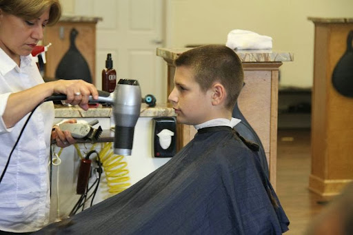 Barber Shop «Alpharetta Barber Shop», reviews and photos, 5530 Windward Pkwy #220, Alpharetta, GA 30004, USA